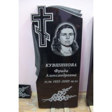 Памятник из черного гранита с крестом